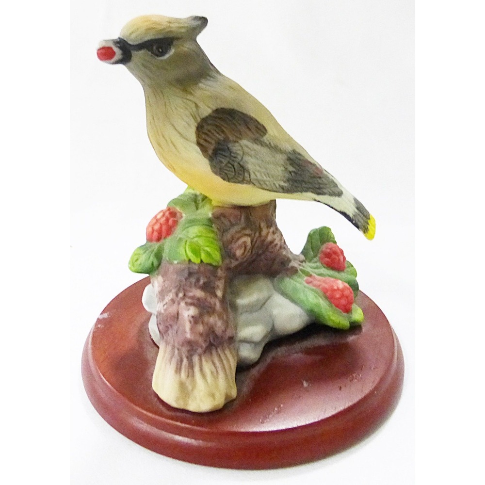 Vtg America's favorite songbirds cedar waxwing figurine animal cottage farmhouse